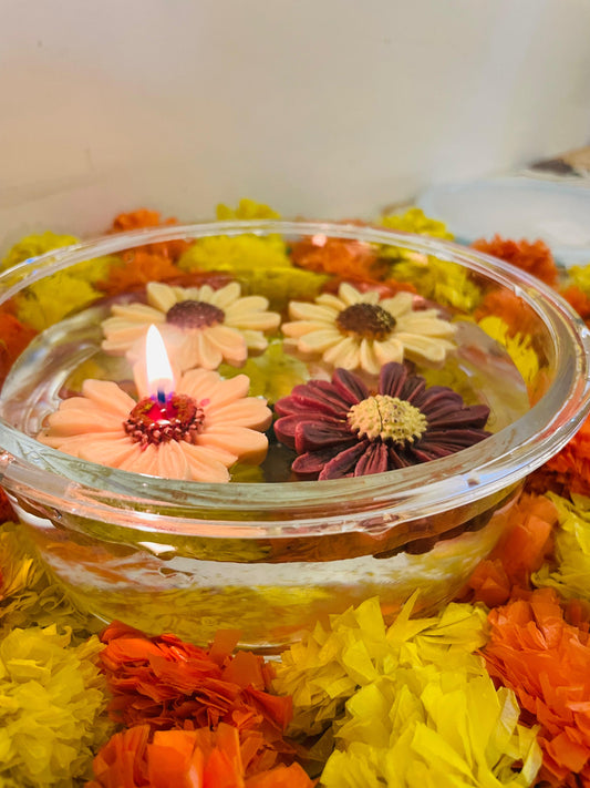 Floating daisy candle