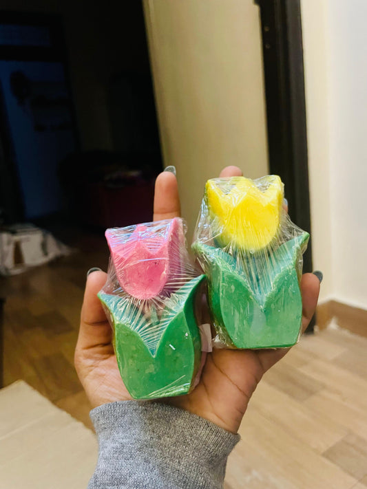 Lily pillar candle