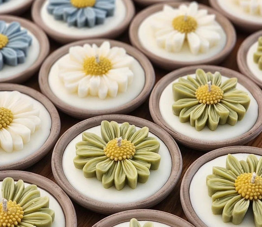 Floating daisy candle