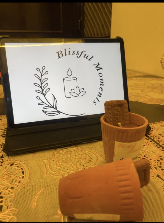 Chai-biscuit candle