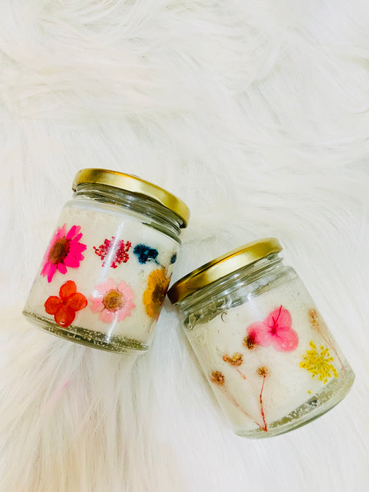 Round jar floral candle